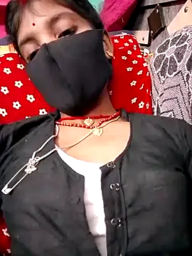 Snapshot of Cuty_kinjal chatting on 10-19-25, 09:45 Cuty kinjal online show from 10-19-25, 09:45