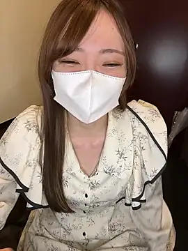 Snapshot of Moe_v_v chatting on 10-25-25, 02:00 Moe v v online show from 10-25-25, 02:00