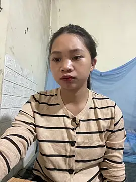 Mayy1 online show from 06-05-26, 03:11