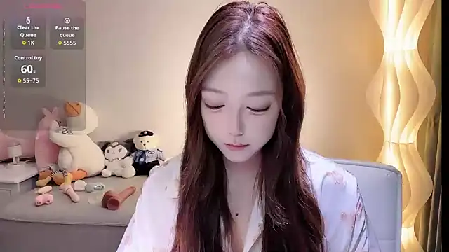 Snapshot of Luna--1 chatting on 07-23-26, 01:41 Luna--1 online show from 07-23-26, 01:41