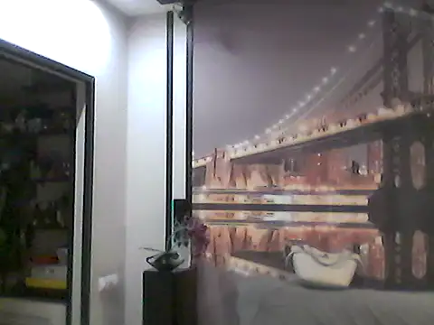 Snapshot of Selirine chatting on 10-13-25, 11:34 Selirine online show from 10-13-25, 11:34