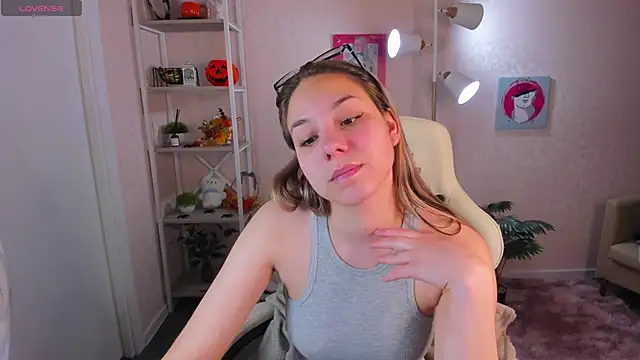 Al1ice Moures online show from 12-03-25, 01:17