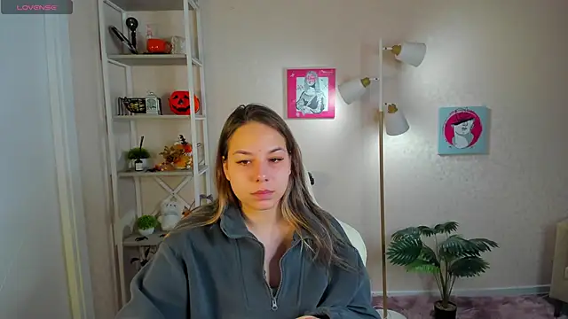 Al1ice Moures online show from 11-26-25, 01:05