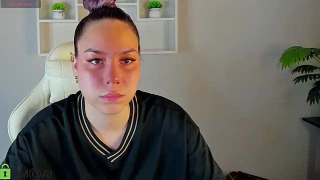 Al1ice Moures online show from 10-31-25, 01:13