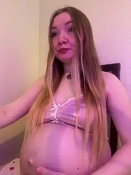 Snapshot of Amalie_Smith chatting on 05-14-26, 07:27 Amalie Smith online show from 05-14-26, 07:27