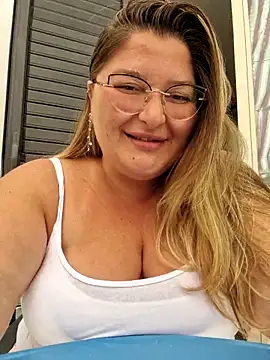 Snapshot of HornyBella88 chatting on 10-04-25, 11:12 HornyBella88 online show from 10-04-25, 11:12