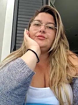Snapshot of HornyBella88 chatting on 10-03-25, 09:33 HornyBella88 online show from 10-03-25, 09:33