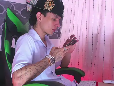 Skinny batman online show from 12-04-25, 09:36