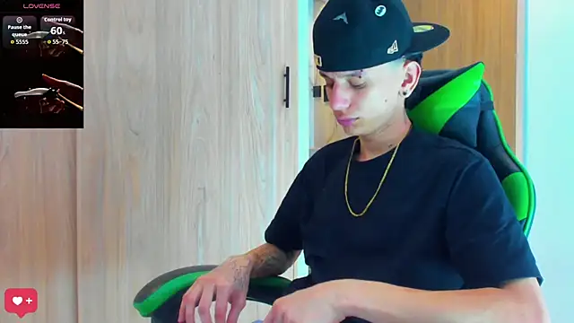 Skinny batman online show from 10-27-25, 06:42