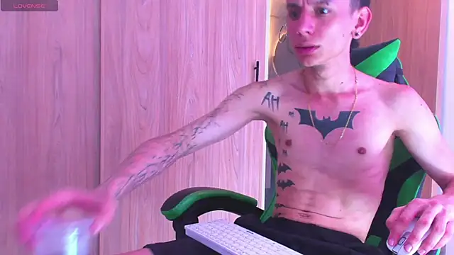 Skinny batman online show from 10-21-25, 03:11