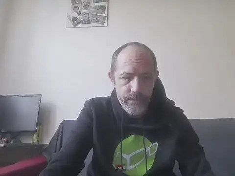 Snapshot of -will33 chatting on 10-02-25, 07:12 -will33 online show from 10-02-25, 07:12