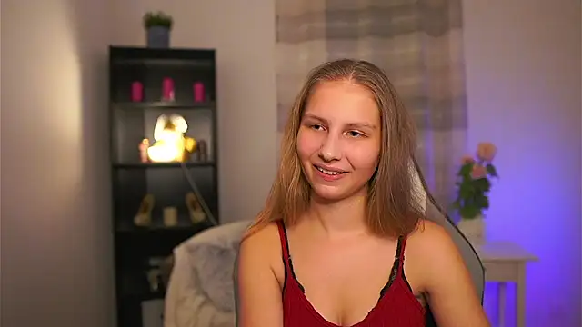 Snapshot of emmie_murray chatting on 02-19-26, 07:00 emmie murray online show from 02-19-26, 07:00