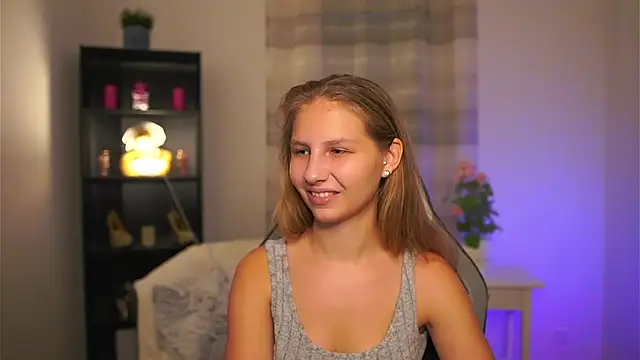 emmie murray online show from 12-18-25, 02:32