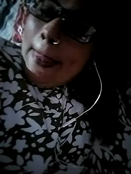 Snapshot of Punjabi_Jatni chatting on 10-19-25, 01:58 Punjabi Jatni online show from 10-19-25, 01:58