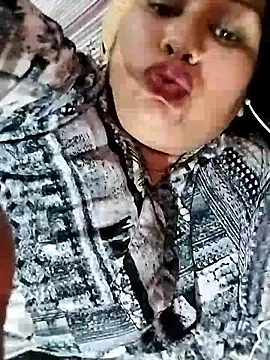 Snapshot of Punjabi_Jatni chatting on 10-23-25, 10:47 Punjabi Jatni online show from 10-23-25, 10:47