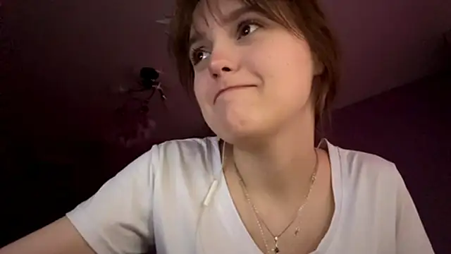 Snapshot of ShannanJou chatting on 10-10-25, 09:21 ShannanJou online show from 10-10-25, 09:21