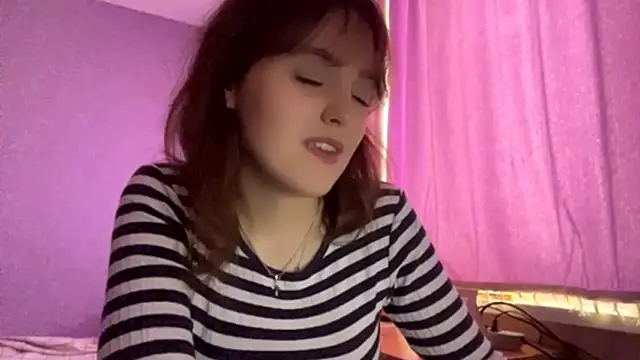Snapshot of ShannanJou chatting on 10-01-25, 10:30 ShannanJou online show from 10-01-25, 10:30