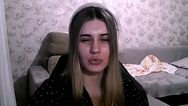 Snapshot of JerrieLoosle chatting on 10-19-25, 04:43 JerrieLoosle online show from 10-19-25, 04:43