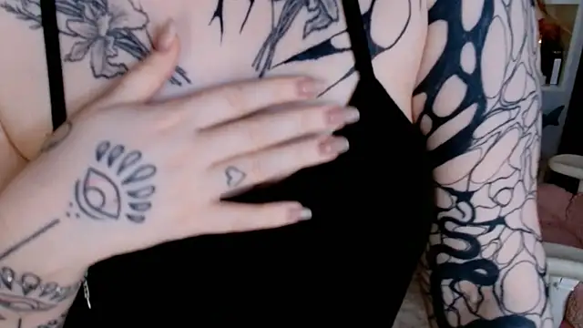 Snapshot of Ayla_Hicks chatting on 05-02-26, 03:12 Ayla Hicks online show from 05-02-26, 03:12
