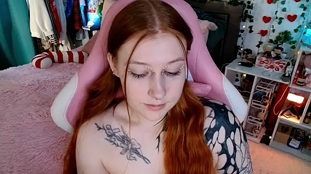 Ayla Hicks online show from 04-10-26, 05:36