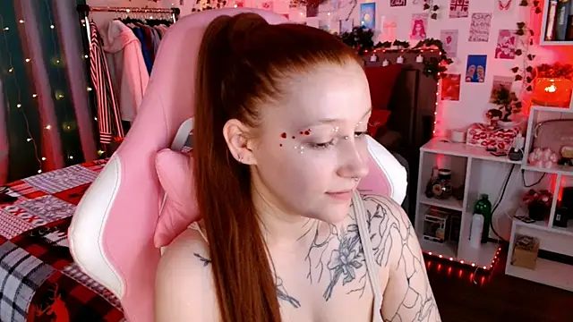 Ayla Hicks online show from 11-30-25, 08:42