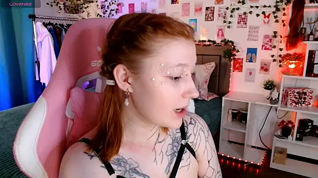 Ayla Hicks online show from 11-15-25, 10:47