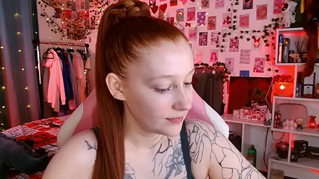 Ayla Hicks online show from 12-22-25, 09:15