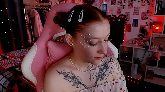 Ayla Hicks online show from 12-01-25, 08:42