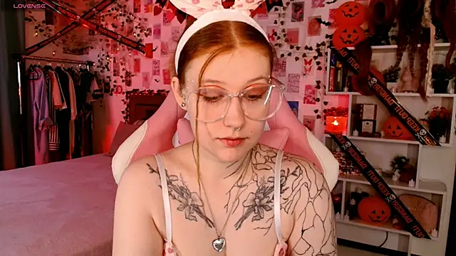 Ayla Hicks online show from 11-02-25, 04:28