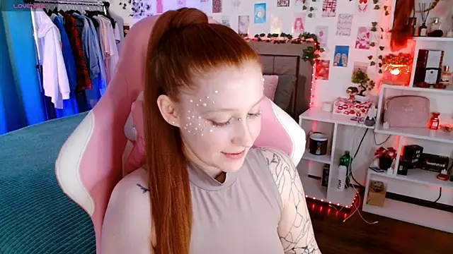 Ayla Hicks online show from 11-24-25, 07:14