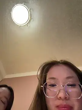 Snapshot of redrose520 chatting on 03-08-26, 11:46 redrose520 online show from 03-08-26, 11:46