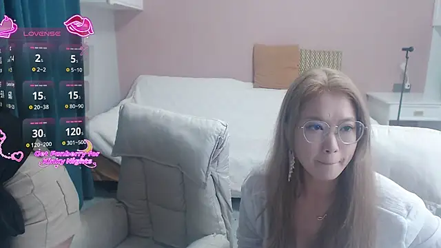 Snapshot of redrose520 chatting on 03-01-26, 12:27 redrose520 online show from 03-01-26, 12:27