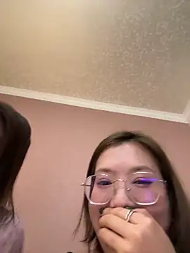 Snapshot of redrose520 chatting on 04-15-26, 12:21 redrose520 online show from 04-15-26, 12:21