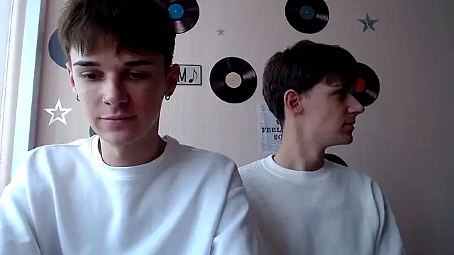 Snapshot of Hoot_Dude_ chatting on 09-30-25, 10:54 Hoot Dude  online show from 09-30-25, 10:54