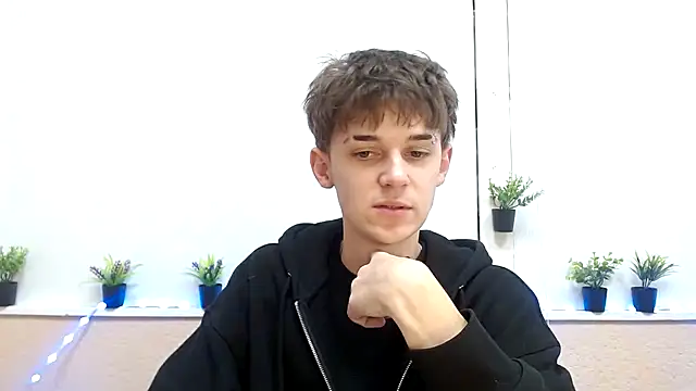 Snapshot of Hoot_Dude_ chatting on 10-31-25, 01:19 Hoot Dude  online show from 10-31-25, 01:19