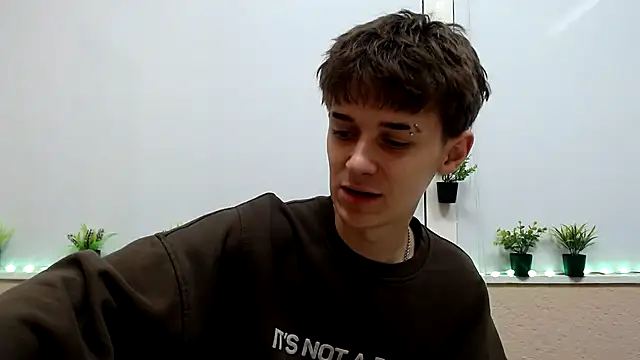 Snapshot of Hoot_Dude_ chatting on 10-28-25, 02:27 Hoot Dude  online show from 10-28-25, 02:27