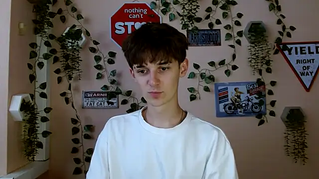 Snapshot of Hoot_Dude_ chatting on 10-08-25, 01:23 Hoot Dude  online show from 10-08-25, 01:23