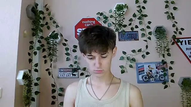 Snapshot of Hoot_Dude_ chatting on 10-05-25, 01:13 Hoot Dude  online show from 10-05-25, 01:13