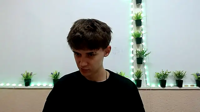 Snapshot of Hoot_Dude_ chatting on 10-27-25, 02:18 Hoot Dude  online show from 10-27-25, 02:18