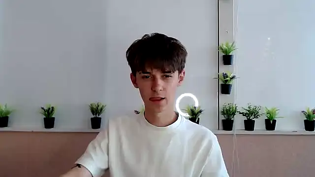 Snapshot of Hoot_Dude_ chatting on 10-14-25, 11:55 Hoot Dude  online show from 10-14-25, 11:55