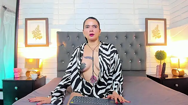 Samantha Fiire online show from 10-06-25, 12:17