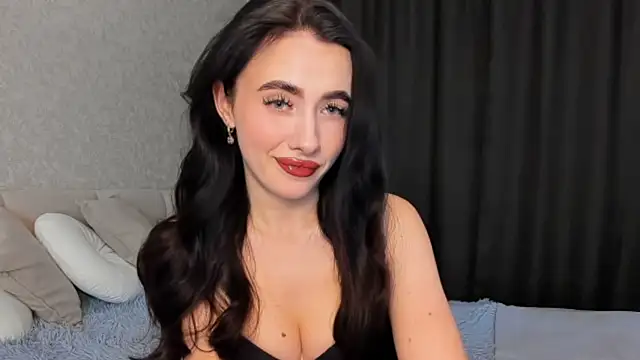 Milla Moore online show from 09-30-25, 03:29