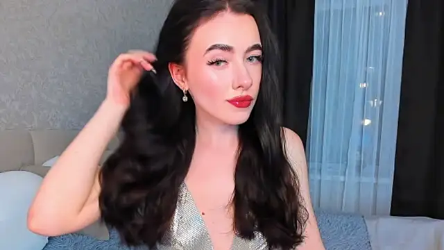 Milla Moore online show from 10-07-25, 03:35