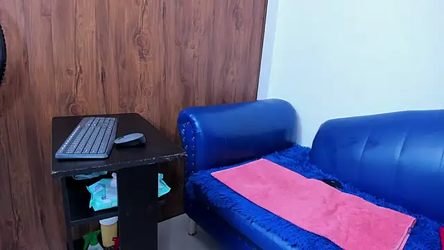 HotNana4U online show from 04-08-26, 01:34