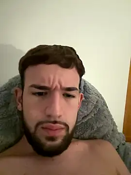 Snapshot of adriruizz chatting on 11-15-25, 11:31 adriruizz online show from 11-15-25, 11:31