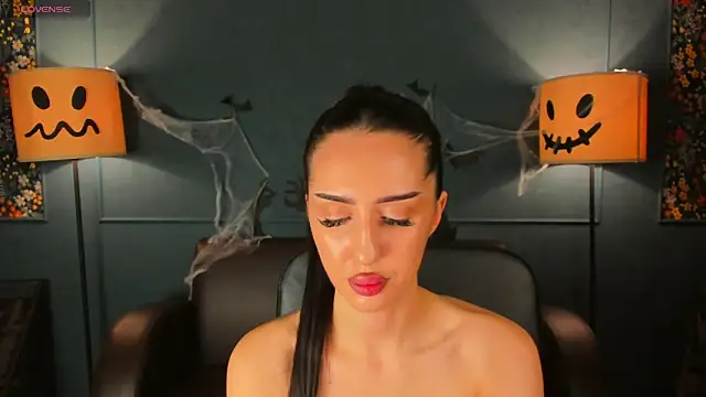 LisaFoxie online show from 10-28-25, 03:07