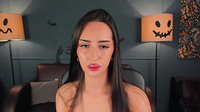 LisaFoxie online show from 10-24-25, 10:03