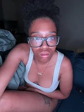 Snapshot of YeahhhitsBreezy chatting on 09-30-25, 04:40 YeahhhitsBreezy online show from 09-30-25, 04:40