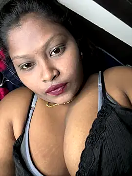 Snapshot of Shradha-999 chatting on 10-13-25, 07:15 Shradha-999 online show from 10-13-25, 07:15