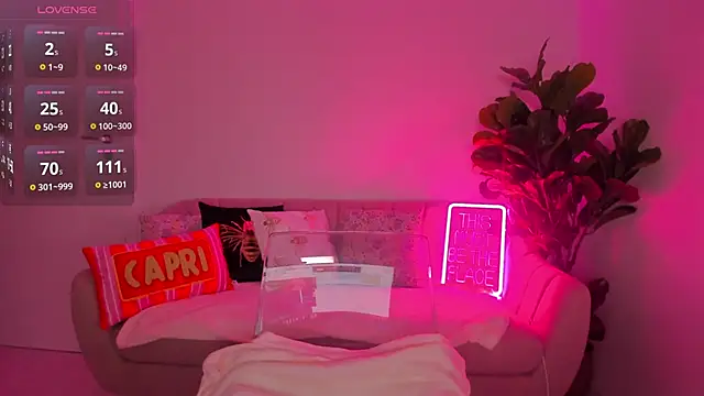 TiaBelle online show from 10-18-25, 06:32